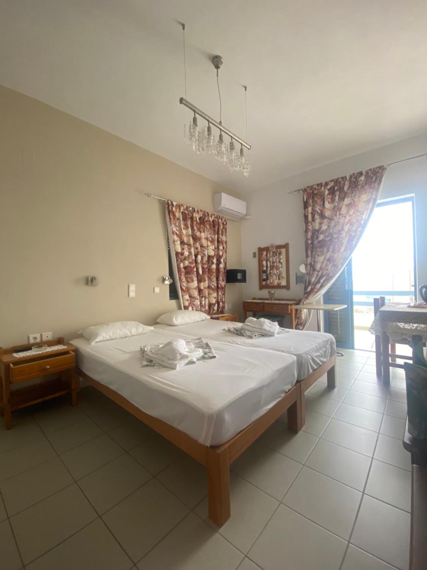 Adamas Rooms Palaiochora Exteriér fotografie